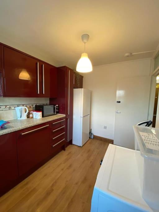 דירות Comfy Entire Flat With City View Balcony In Regents Park, Camden, Central לונדון מראה חיצוני תמונה