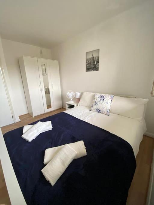 דירות Comfy Entire Flat With City View Balcony In Regents Park, Camden, Central לונדון מראה חיצוני תמונה